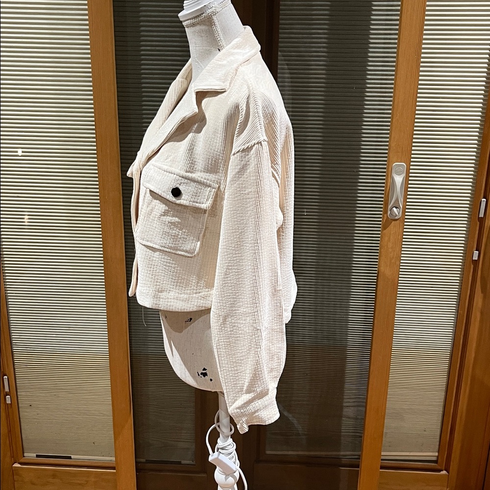 Cropped corduroy cream jacket - size small - Picture 2 of 3